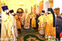 В Свято-Никольском мужском монастыре города Гомеля состоялось праздничное архиерейское богослужение, посвященное 20-летию обители