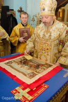 Божественная литургия в храме Успения Пресвятой Богородицы в деревне Красное