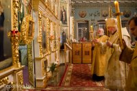 Вечернее богослужение с чтением акафиста нараспев