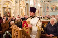 В праздник Рождества Христова Преосвященный Стефан совершил Божественную Литургию в кафедральном соборе города Гомеля В праздник Рождества Христова Преосвященный Стефан совершил Божественную Литургию в кафедральном соборе города Гомеля