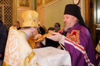 В праздник Рождества Христова Преосвященный Стефан совершил Божественную Литургию в кафедральном соборе города Гомеля В праздник Рождества Христова Преосвященный Стефан совершил Божественную Литургию в кафедральном соборе города Гомеля