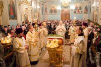 В праздник Рождества Христова Преосвященный Стефан совершил Божественную Литургию в кафедральном соборе города Гомеля В праздник Рождества Христова Преосвященный Стефан совершил Божественную Литургию в кафедральном соборе города Гомеля