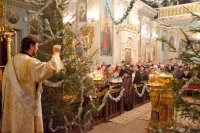 В праздник Рождества Христова Преосвященный Стефан совершил Божественную Литургию в кафедральном соборе города Гомеля В праздник Рождества Христова Преосвященный Стефан совершил Божественную Литургию в кафедральном соборе города Гомеля
