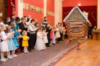 Рождественская Архиерейская елка для детей из православных семей