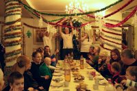 Театрализованное действо с участием новогодних персонажей