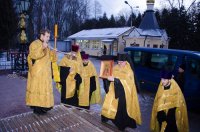 Для поклонения верующих была принесена икона с частицей мощей св.блг.кн. Александра Невского Для поклонения верующих была принесена икона с частицей мощей св.блг.кн. Александра Невского