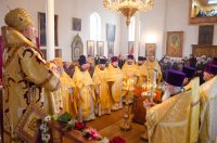 Божественная литургия в день празднования Собора Вселенских учителей и святителей Василия Великого, Григория Богослова и Иоанна Златоуста