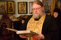 Божественная литургия в Свято-Тихвинском женском монастыре