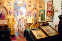 Божественная литургия в Свято-Тихвинском женском монастыре