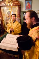 Божественная литургия в Свято-Тихвинском женском монастыре