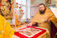 Божественная литургия в Свято-Тихвинском женском монастыре