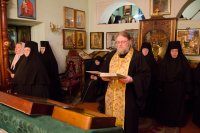 Божественная литургия в Свято-Тихвинском женском монастыре