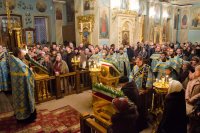 Вечернее богослужение в Свято-Петро-Павловском кафедральном соборе города Гомеля