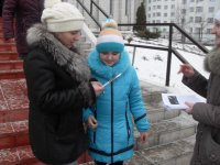 Молодежь Гомельской епархии поздравила прихожан с праздником Сретения Господня и Днем молодежи