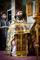 Преосвященнейший Стефан совершил Божественную литургию Преждеосвященных Даров