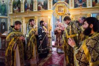 Преосвященнейший Стефан совершил Божественную литургию Преждеосвященных Даров