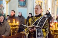 Преосвященнейший Стефан совершил Божественную литургию Преждеосвященных Даров