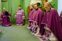 Преосвященнейший Стефан совершил Божественную литургию Преждеосвященных Даров в Свято-Никольском мужском монастыре г.Гомеля