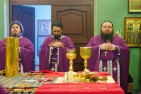 Преосвященнейший Стефан совершил Божественную литургию Преждеосвященных Даров в Свято-Никольском мужском монастыре г.Гомеля