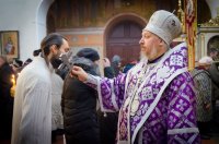 Преосвященнейший Стефан совершил Божественную литургию Преждеосвященных Даров в Свято-Никольском мужском монастыре г.Гомеля