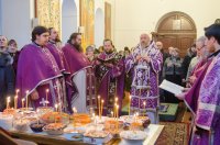 Преосвященнейший Стефан совершил Божественную литургию Преждеосвященных Даров в Свято-Никольском мужском монастыре г.Гомеля