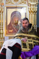 Преосвященнейший Стефан возглавил Божественную литургию Преждеосвященных Даров в Свято-Успенском соборе г.Речицы