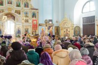 Преосвященнейший Стефан возглавил Божественную литургию Преждеосвященных Даров в Свято-Успенском соборе г.Речицы