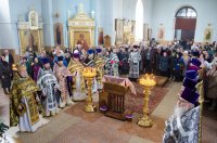 Преосвященнейший Стефан возглавил Божественную литургию Преждеосвященных Даров в Свято-Успенском соборе г.Речицы