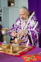 Преосвященнейший Стефан возглавил Божественную литургию Преждеосвященных Даров в Свято-Успенском соборе г.Речицы