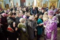 Преосвященнейший Стефан возглавил Божественную литургию Преждеосвященных Даров в Свято-Успенском соборе г.Речицы