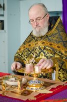 Преосвященнейший Стефан возглавил Божественную литургию Преждеосвященных Даров в Свято-Успенском соборе г.Речицы