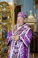 Преосвященнейший Стефан возглавил Божественную литургию Преждеосвященных Даров в Свято-Успенском соборе г.Речицы