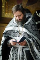 Преосвященнейший Стефан возглавил Божественную литургию Преждеосвященных Даров в Свято-Успенском соборе г.Речицы