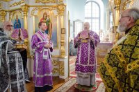 Преосвященнейший Стефан возглавил Божественную литургию Преждеосвященных Даров в Свято-Успенском соборе г.Речицы