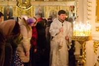 Вечернее богослужение в Свято-Петро-Павловском кафедральном соборе города Гомеля