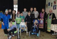 Священнослужители Добрушского благочиния посетили детей с тяжелыми нарушениями развития Священнослужители Добрушского благочиния посетили детей с тяжелыми нарушениями развития