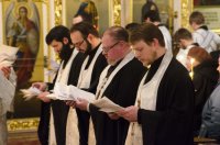 Вечернее богослужение в Свято-Петро-Павловском кафедральном соборе города Гомеля