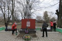 Прихожане совместно с духовенством навели порядок на кладбищах