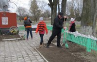 Прихожане совместно с духовенством навели порядок на кладбищах