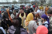 Благодатный Огонь в сопровождении передвижной звонницы доставлен в храмы Гомеля (ОБНОВЛЕНО)