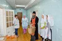 Сестры милосердия "святой мученицы Татианы" посетили отделение районной больницы и социально-педагогический центр г.Речицы