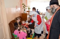 Сестры милосердия "святой мученицы Татианы" посетили отделение районной больницы и социально-педагогический центр г.Речицы