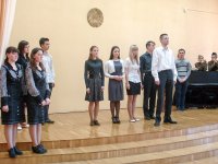 "Над миром вновь, бушует вечный май..." "Над миром вновь, бушует вечный май..."