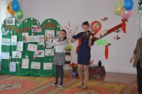 Праздничное заседание клуба «Доверие», объединяющий родителей, дети которых посещают детский сад № 9 Праздничное заседание клуба «Доверие», объединяющий родителей, дети которых посещают детский сад № 9