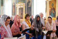 Вечернее богослужение с пением акафиста Пресвятой Богородице