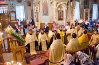 Вечернее богослужение в Свято-Петро-Павловском кафедральном соборе города Гомеля