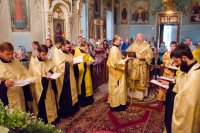 Вечернее богослужение в Свято-Петро-Павловском кафедральном соборе города Гомеля