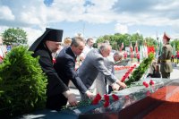 Преосвященнейший Стефан принял участие в церемонии возложения цветов к памятнику на Аллее Героев в г.Гомеле