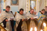 Епископ Стефан совершил вчечернее богослужение с пением акафиста