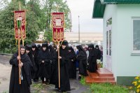 Божественная литургия в день празднования иконы Божией Матери "Тихвинская"